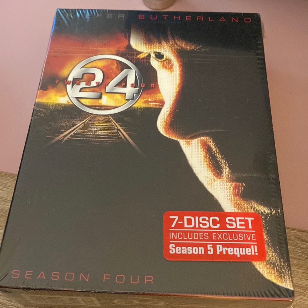 24 DVD with Keifer Sutherland season 2/3/4